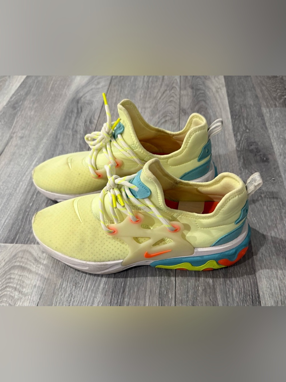 Nike React Presto Psychedelic Lava Low Top Lace-Up Men’s Sneakers AV2605-700